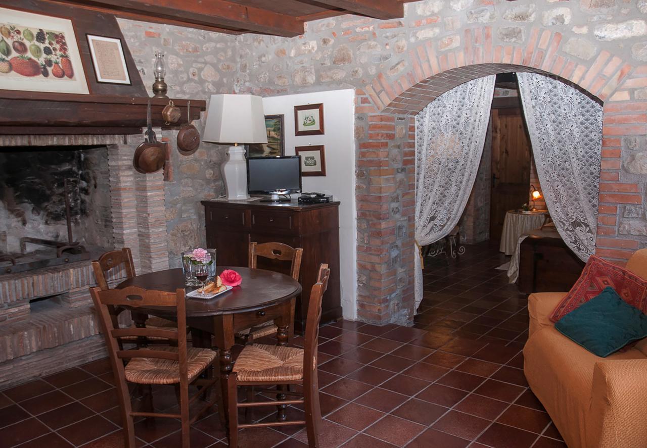 Il Poggiolo Di Parrano Guest House Екстериор снимка